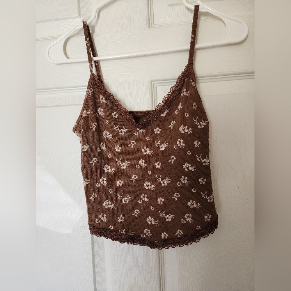 Hollister Lace Trim Floral Cropped Cami